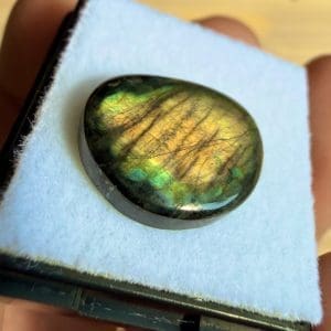 Spectroliet cabochon in venster doosje - 22