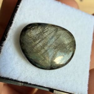 Alternative view of Spectroliet cabochon in venster doosje - 22