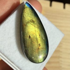 Spectroliet cabochon in venster doosje - 23