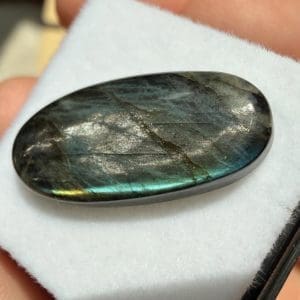 Alternative view of Spectroliet cabochon in venster doosje - 24