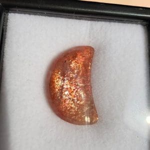 Alternative view of Zonnesteen carving – Maan – Random pick