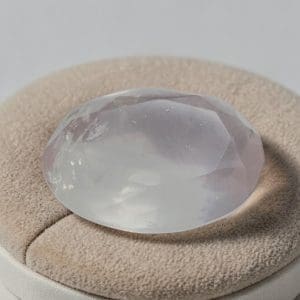 Alternative view of Geslepen Cabochon - Rozenkwarts - 106